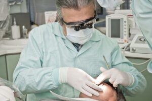 What is the difference between a dentist and a periodontist? | Village Periodontics